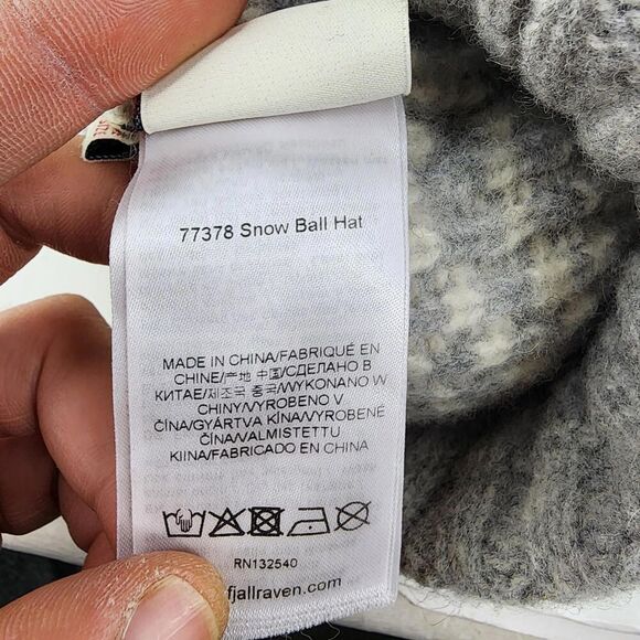 Fjallraven Kids Snowball Hat Beanie Wool Knit Pom Graye Beige Gorpcore Snow Hats - Picture 8 of 9